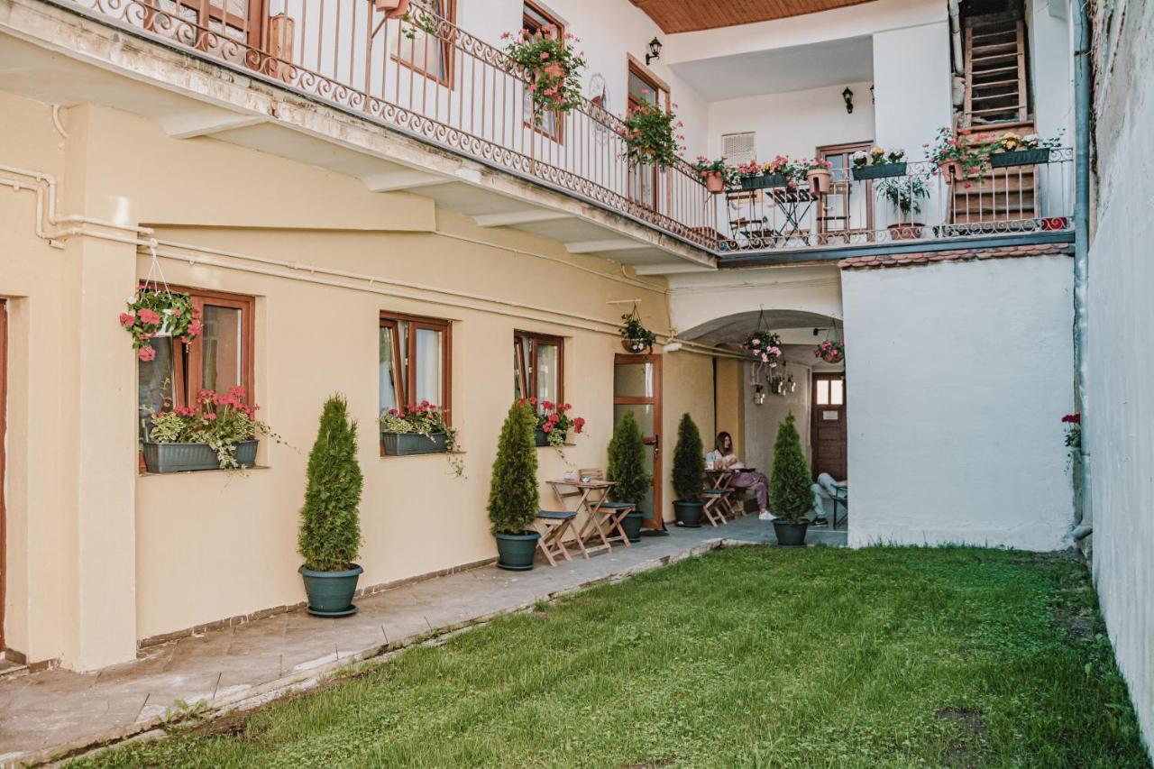 Central Garden Apartments Braşov Extérieur photo
